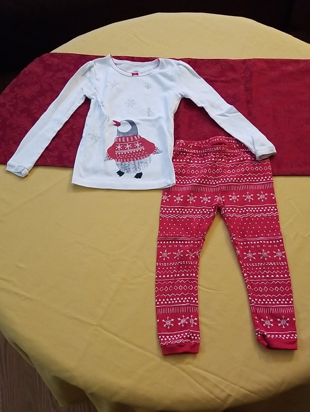 ❣5 for $25 Sale❣Kids Penguin Snowflake  Pajama Set - Red and White - Size 3T
